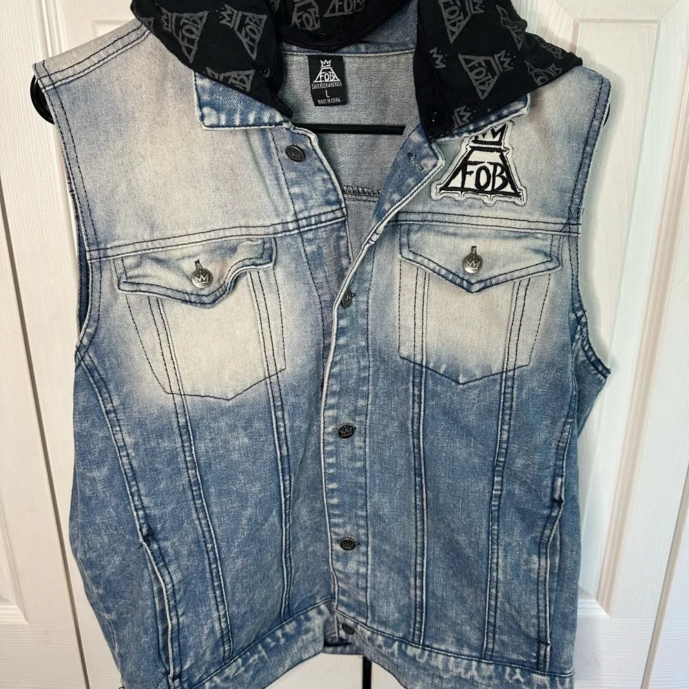 Denim Vest with Band Patches - fall out boy - Picture 5 of 7